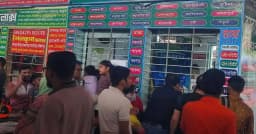 ঈদের ২য় দিনেও ঘরমুখো মানুষের ঢল, ২০ মিনিটেই শেষ বাসের টিকিট