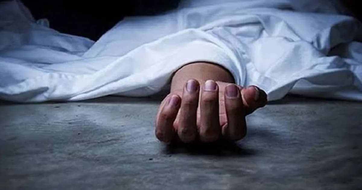 তেজগাঁওয়ে বিটিসিএল অফিসে চোর সন্দেহে অজ্ঞাত যুবককে পিটিয়ে হত্যা