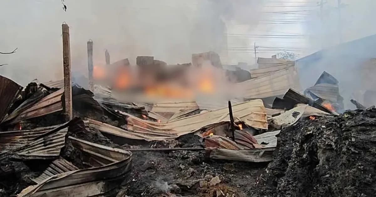 গাজীপুরে ঝুটের গুদামে আগুন, পুড়ে গেল মসজিদ-দোকান