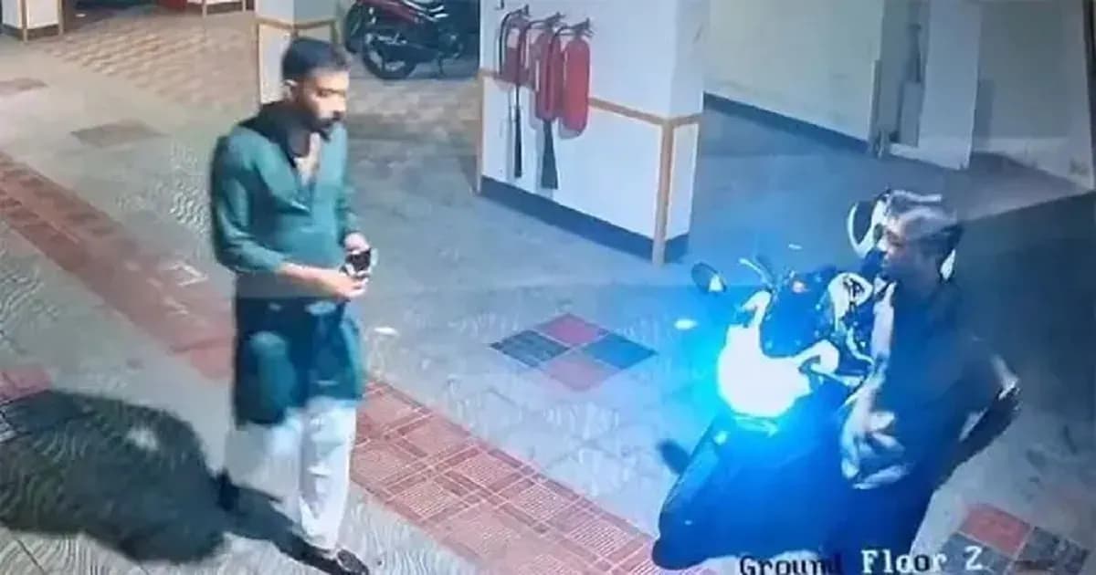 পকেটে আইফোন, হাতে ঘড়ি; এখনো নিখোঁজ তাহসিফের মোটরসাইকেল