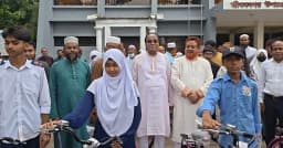 জীবননগরে মেধাবী শিক্ষার্থীদের হাতে তুলে দেওয়া হলো বাইসাইকেল