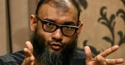 সংসদ মসজিদে অজুর পানি না পেয়ে ক্ষুব্ধ ব্যারিস্টার আরমান