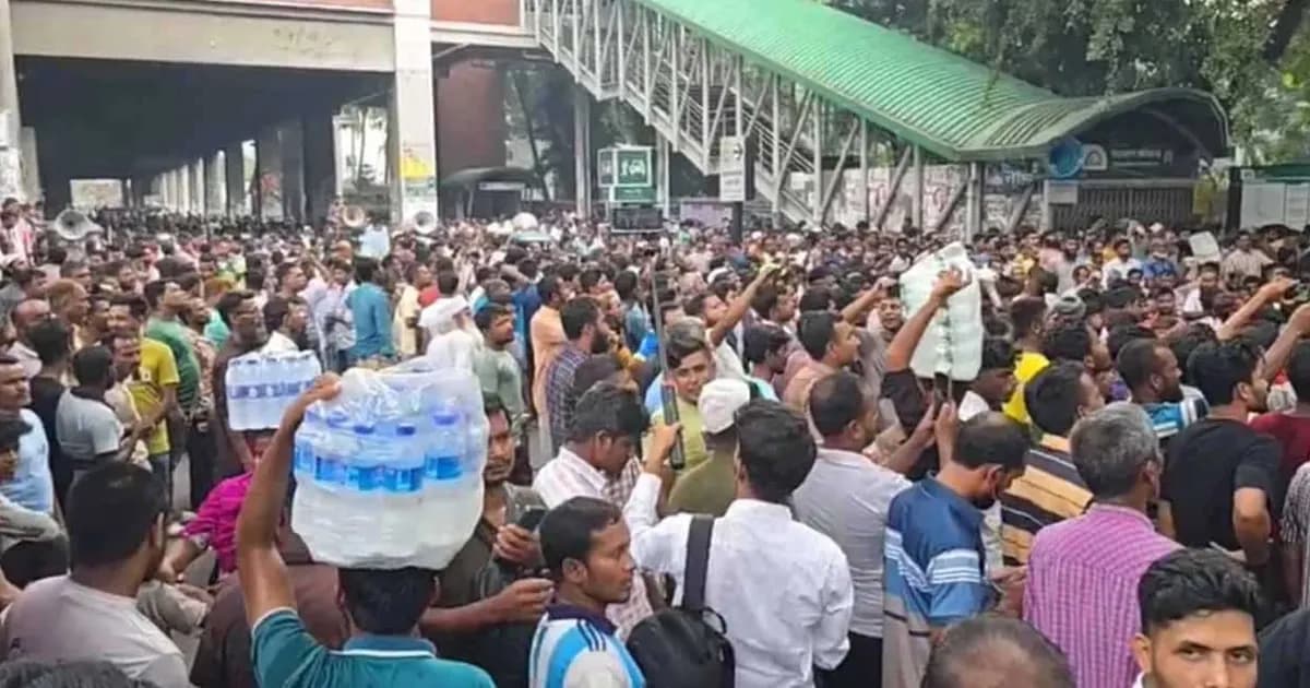 অটোরিকশা ধর্মঘট-অবরোধে রাজধানীতে চরম জনভোগান্তি