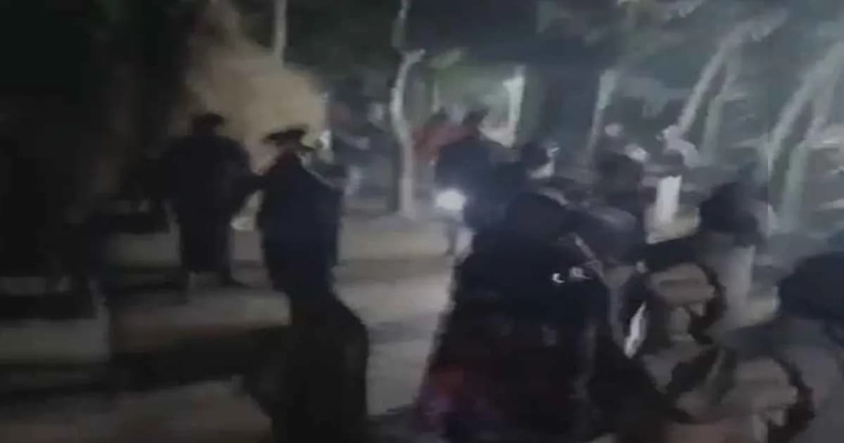 জামায়াতের বিরুদ্ধে সংখ্যালঘুদের বাড়িতে আগুন দেওয়ার অভিযোগ