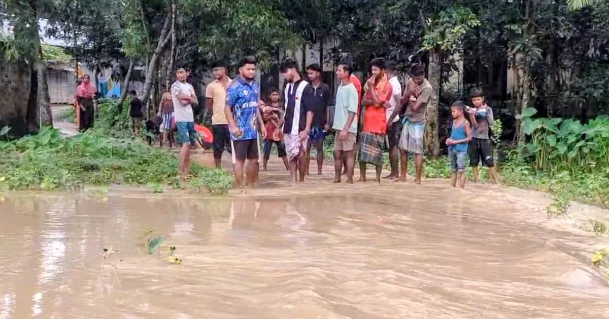 মনু-ধলাই নদীর বাঁধ ভেঙে মৌলভীবাজারে ২০ হাজার মানুষ পানিবন্দি