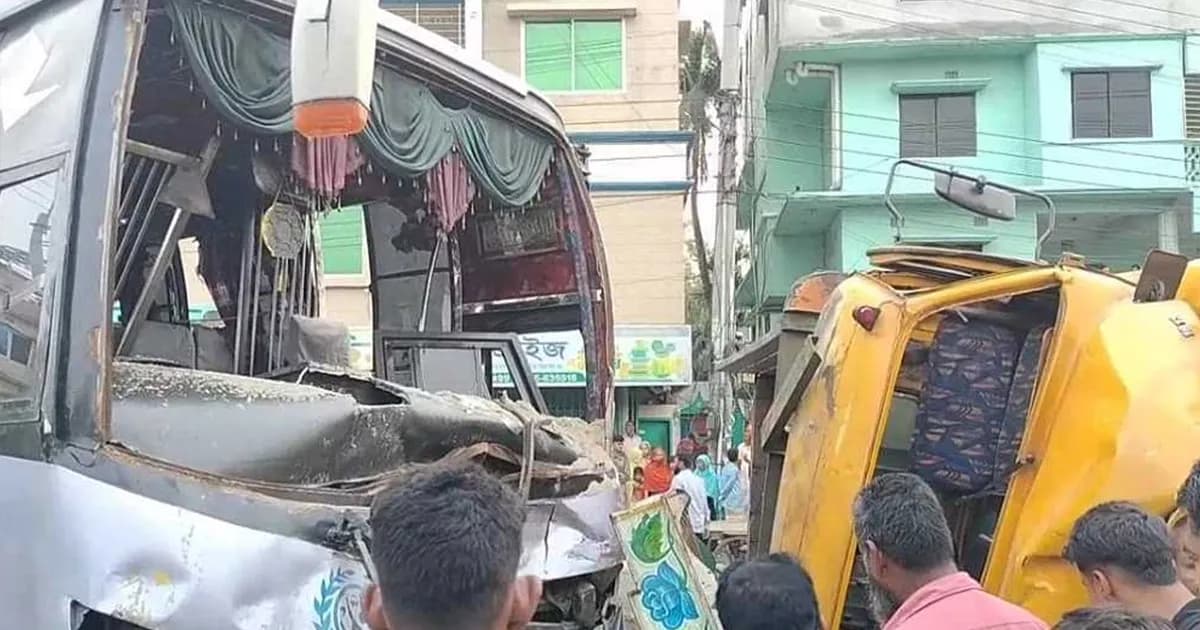 টাঙ্গাইলে বাস-ট্রাকের মুখোমুখি সংঘর্ষে নিহত ২