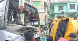 টাঙ্গাইলে বাস-ট্রাকের মুখোমুখি সংঘর্ষে নিহত ২