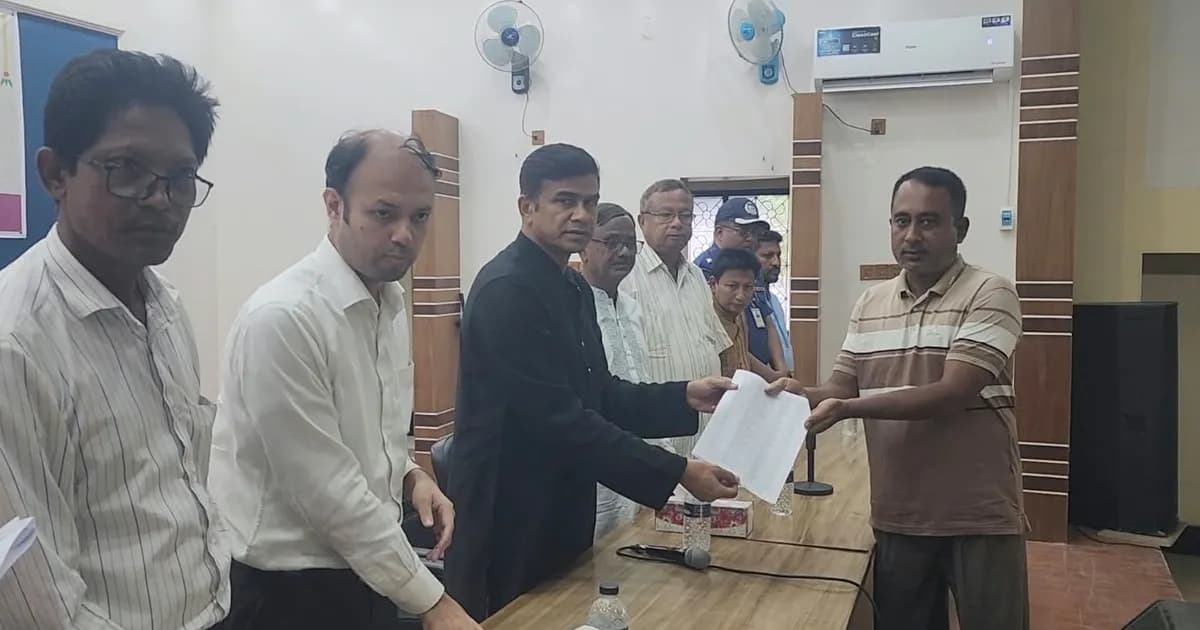 হিন্দু-মুসলিম কাঁধে কাঁধ মিলিয়ে থাকবে, বললেন প্রতিমন্ত্রী ফরহাদ