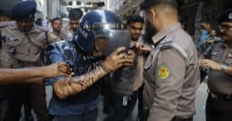 মাসুদ উদ্দিন চৌধুরীর ওপর ড্রেনের ময়লা পানি নিক্ষেপ