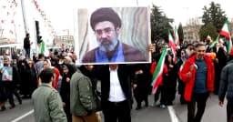 ইরানের অদৃশ্য ক্ষমতার কারিগর: কে এই মোজতবা খামেনি?