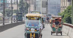 ব্যাটারিচালিত রিকশায় বাড়ছে বিদ্যুতের চাপ