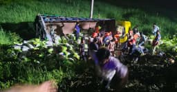 কুমিল্লায় চালবোঝাই ট্রাক নিয়ন্ত্রণ হারিয়ে খাদে, নিহত ৭