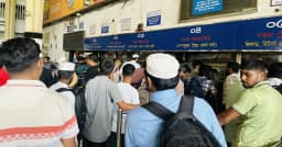 ঈদযাত্রার শেষ মুহূর্তে কমলাপুরে যাত্রীর ঢল, সময়মতো ছাড়ছে ট্রেন