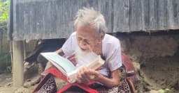 ১২৩ বছর বয়সেও চশমা ছাড়াই কুরআন পড়েন আব্বাস