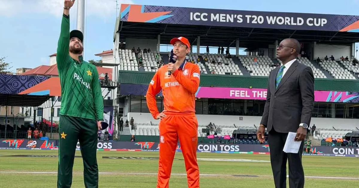 পর্দা উঠল বিশ্বকাপের, টস জিতে ফিল্ডিংয়ে পাকিস্তান