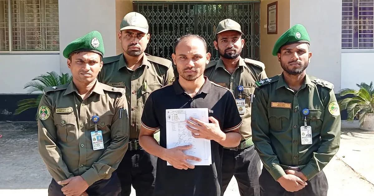 এনআইডি বানানোর পর পাসপোর্ট করতে গিয়ে আটক রোহিঙ্গা যুবক