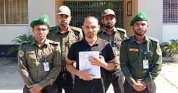 এনআইডি বানানোর পর পাসপোর্ট করতে গিয়ে আটক রোহিঙ্গা যুবক