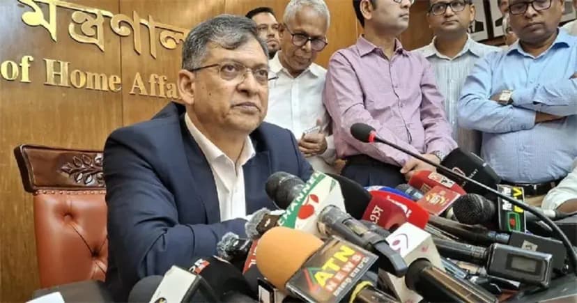 পুলিশের পোশাকে প্যান্টের রং হবে: স্বরাষ্ট্রমন্ত্রী
