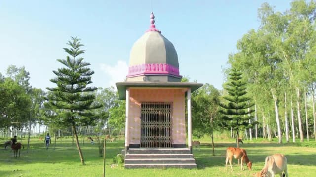মন্দির থেকে ১৪৪ ধারা প্রত্যাহার, চলছে পূজার আয়োজন