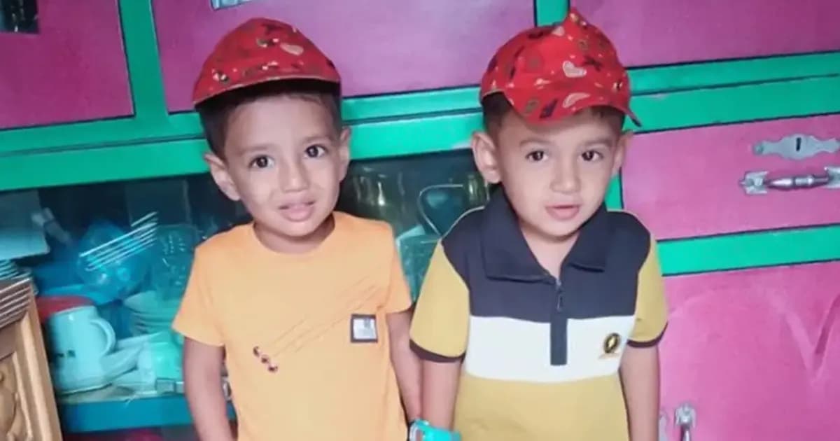 বাড়ির পাশে খেলতে গিয়ে পুকুরে ডুবে মৃত্যু দুই শিশুর