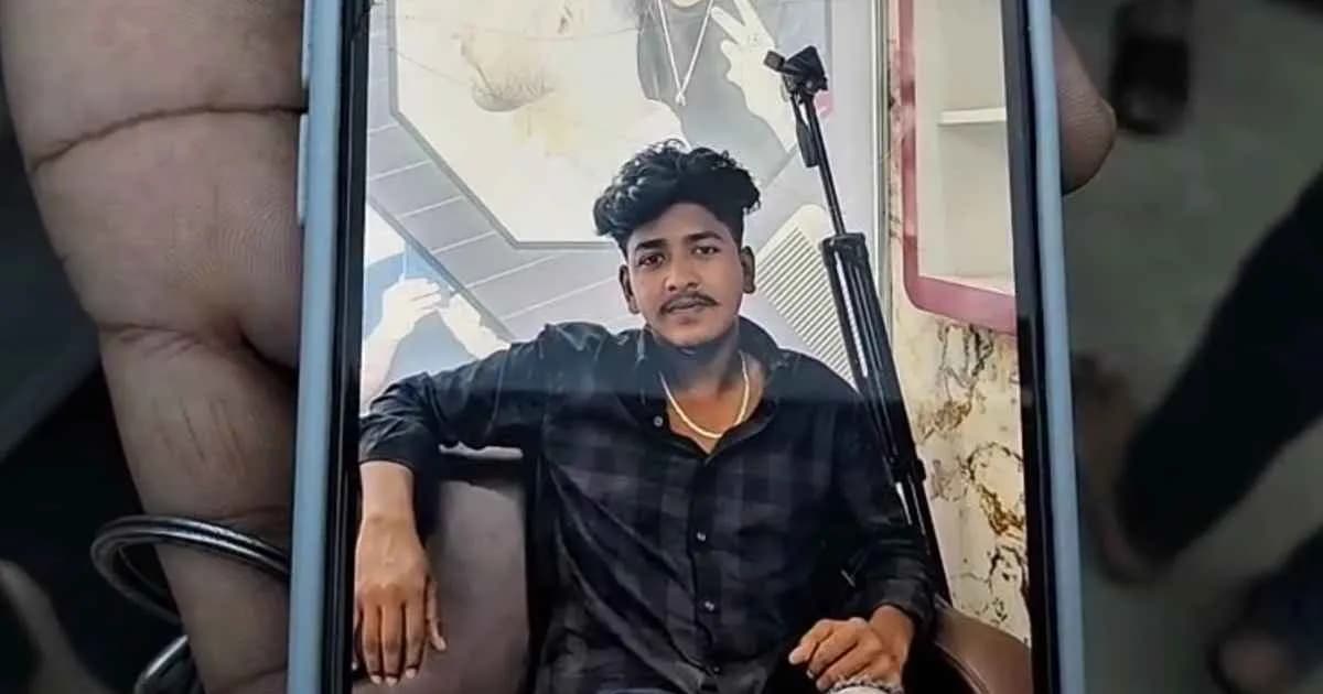 বাড়িতে ঢুকে কলেজছাত্রকে গুলি করে হত্যা