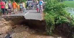 তিস্তার পানিতে প্লাবিত নিম্নাঞ্চল, সড়ক ধসে দুর্ভোগে ২ হাজার পরিবার