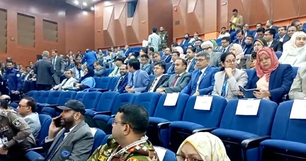 ত্রয়োদশ সংসদ নির্বাচন সামনে রেখে ডিসি-এসপিদের সঙ্গে ইসির বৈঠক