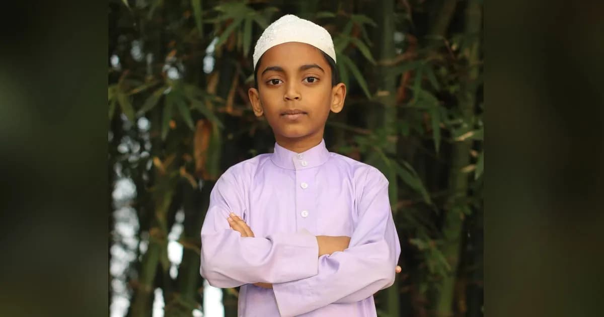 হিফজ পরীক্ষায় বোর্ডে স্ট্যান্ড করলেন নওগাঁর ইয়াছিন আরাফাত