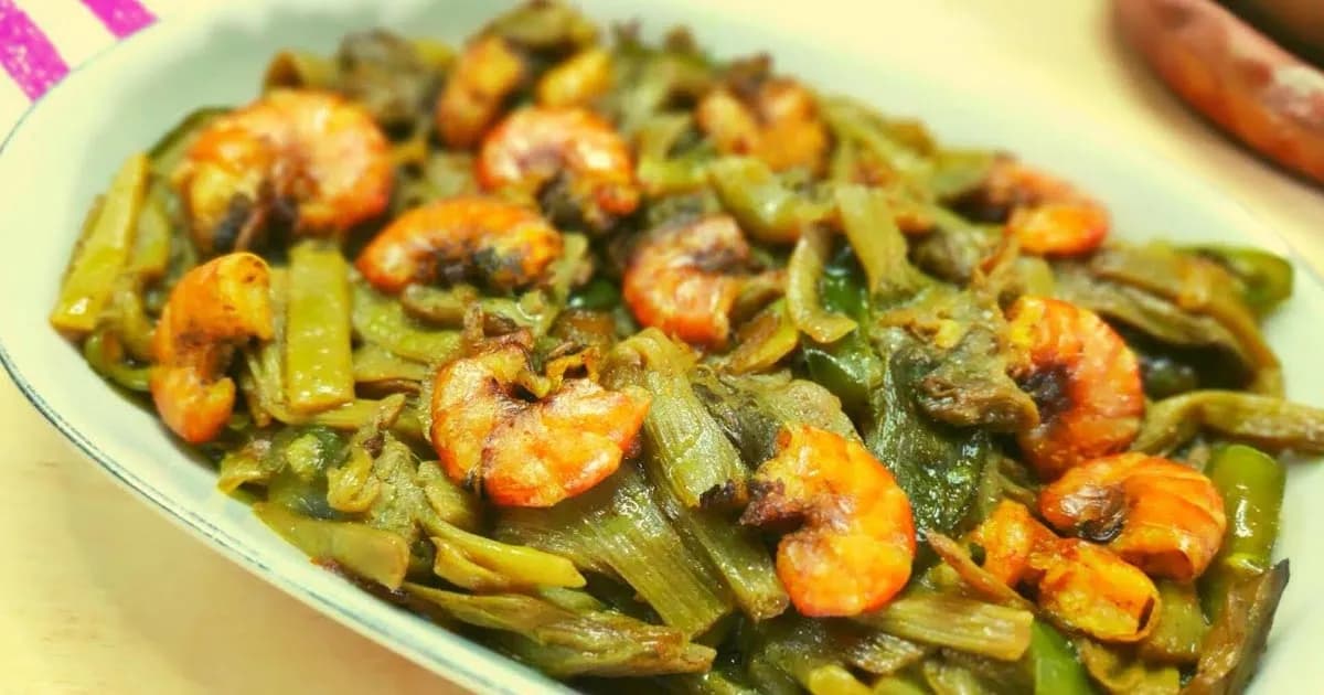 চিংড়ি দিয়ে শাপলা রান্নার সহজ রেসিপি জেনে নিন