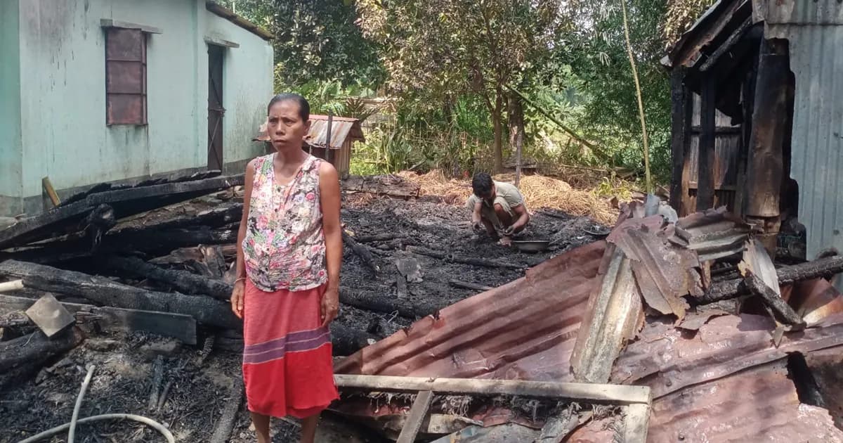 দীঘিনালায় ভয়াবহ অগ্নিকাণ্ডে অন্তনি চাকমার বসতঘর পুড়ে ছাই
