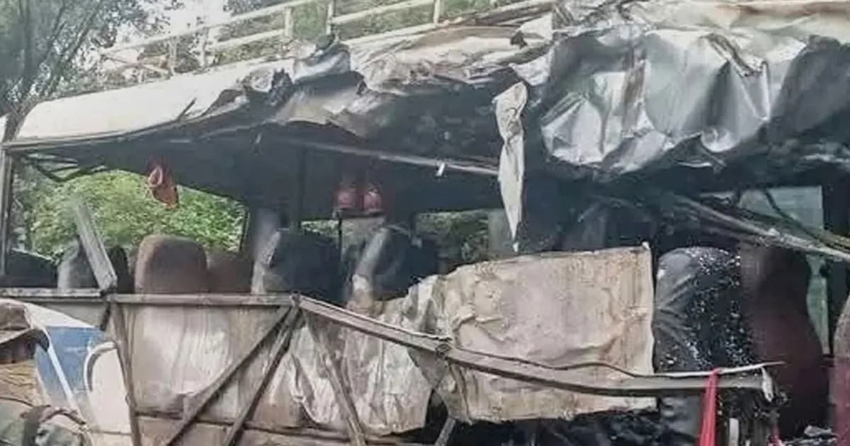 বিয়ের বাস নদীতে পড়ে প্রাণ গেল ১৯ জনের