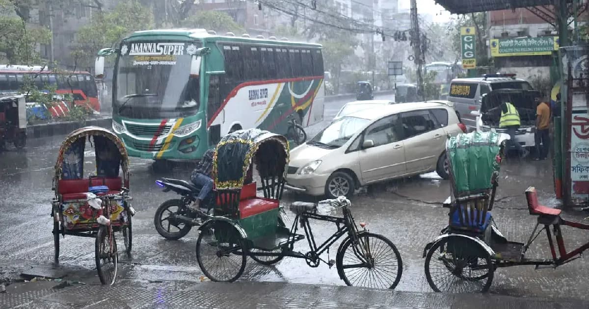 ঢাকায় হঠাৎ দমকা হাওয়াসহ বজ্রবৃষ্টি