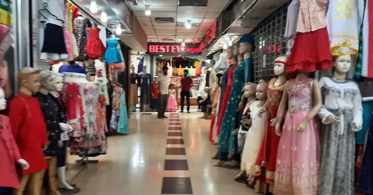 রাত ৮টার মধ্যে দোকান-শপিংমল বন্ধের সিদ্ধান্ত