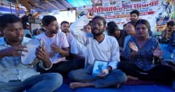 চাকরি না পাওয়ার ক্ষোভে যেভাবে রাজপথে নেমেছে ঝাড়খণ্ডের তরুণরা