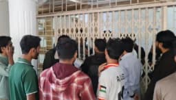 বুদ্ধিজীবীদের নিয়ে বিতর্কিত মন্তব্য ঘিরে চবির প্রশাসনিক ভবনে তালা