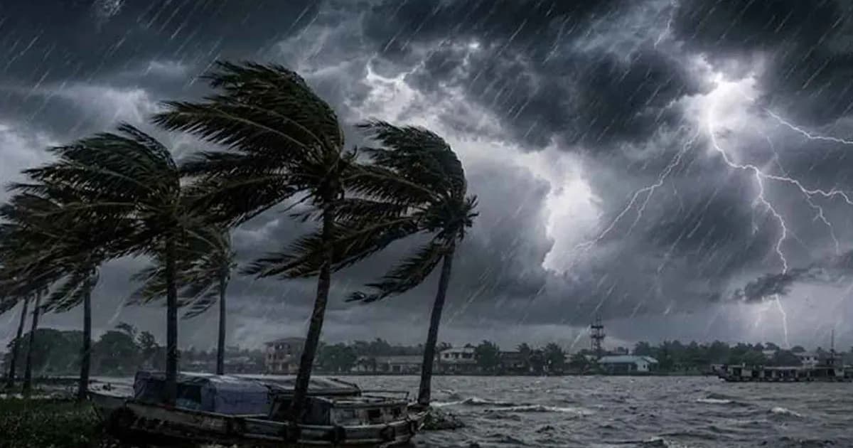 রাতের মধ্যে ১৭ জেলায় ঝড়-বজ্রবৃষ্টির আশঙ্কা, নদীবন্দরে সতর্ক সংকেত