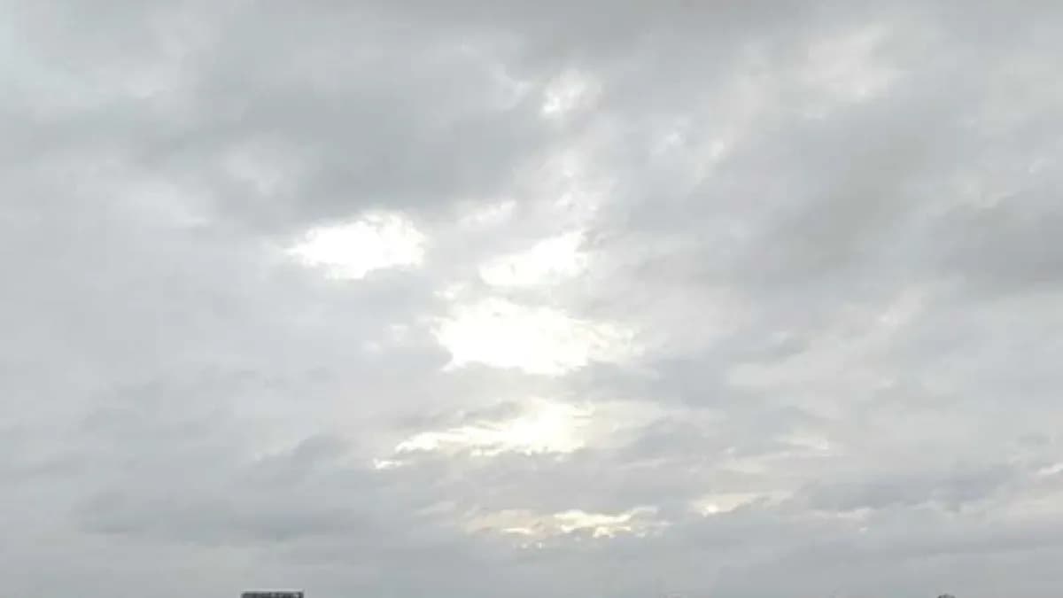 রাজধানীতে হালকা বৃষ্টির আভাস, গরমের দাপট অব্যাহত