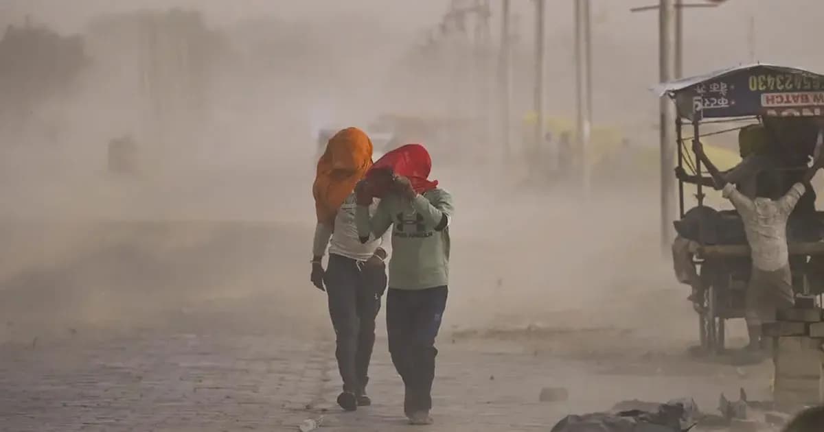 শক্তিশালী ঝড় ও ভারী বৃষ্টিতে ৩৩ জনের মৃত্যু