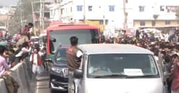 নির্বাচনী জনসভায় যোগ দিতে সিরাজগঞ্জের পথে তারেক রহমান