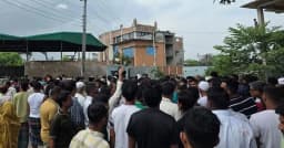 রাজধানীতে সংঘর্ষ, ডিএনসিসি প্রশাসক ও এমপির ওপর হামলা