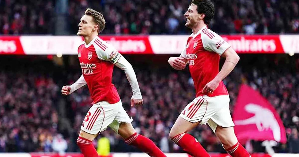 আর্সেনালকে পেছনে ফেলে শীর্ষে ফিরল গানার্সরা