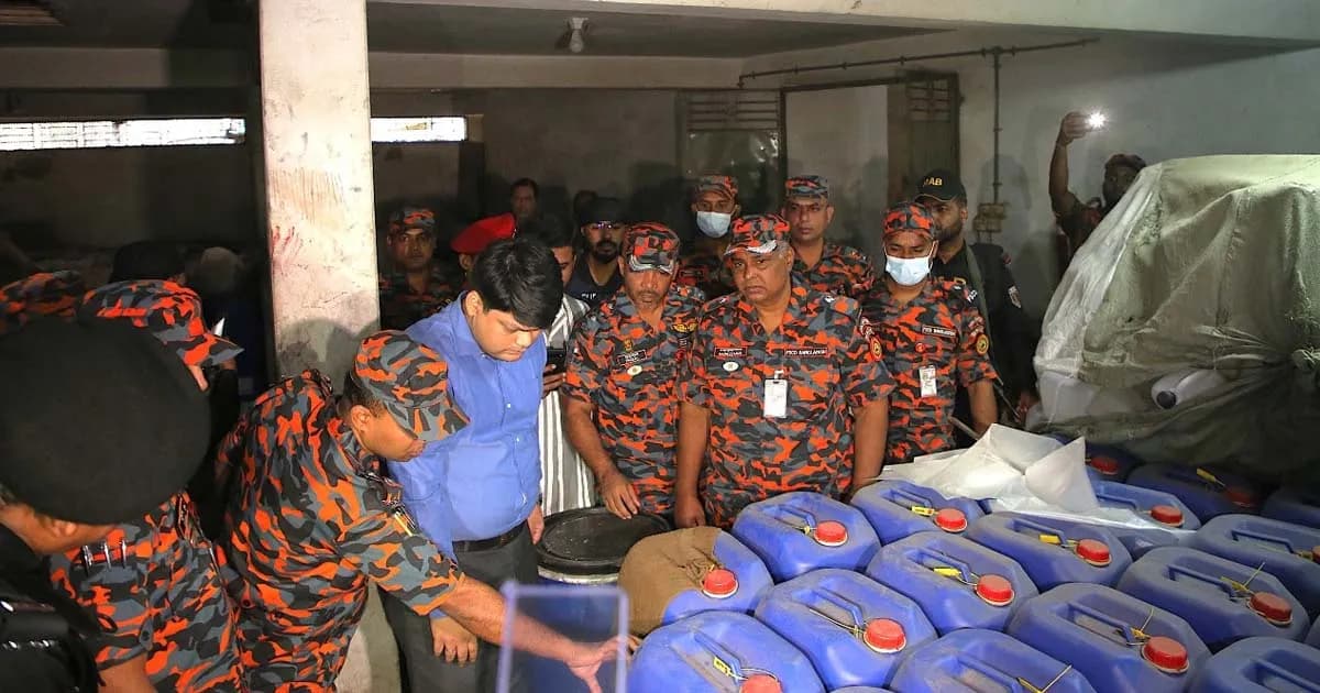 ফায়ার সার্ভিসের উদ্যোগে মোবাইল কোর্ট পরিচালিত