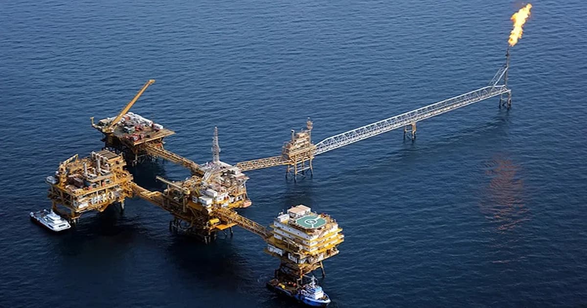 মধ্যপ্রাচ্যে যুদ্ধ : ইরানের গ্যাস স্থাপনায় ইসরায়েলের হামলা