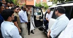 আজিমপুর সরকারি কোয়ার্টারের অপরিচ্ছন্নতায় ক্ষুব্ধ প্রধানমন্ত্রী