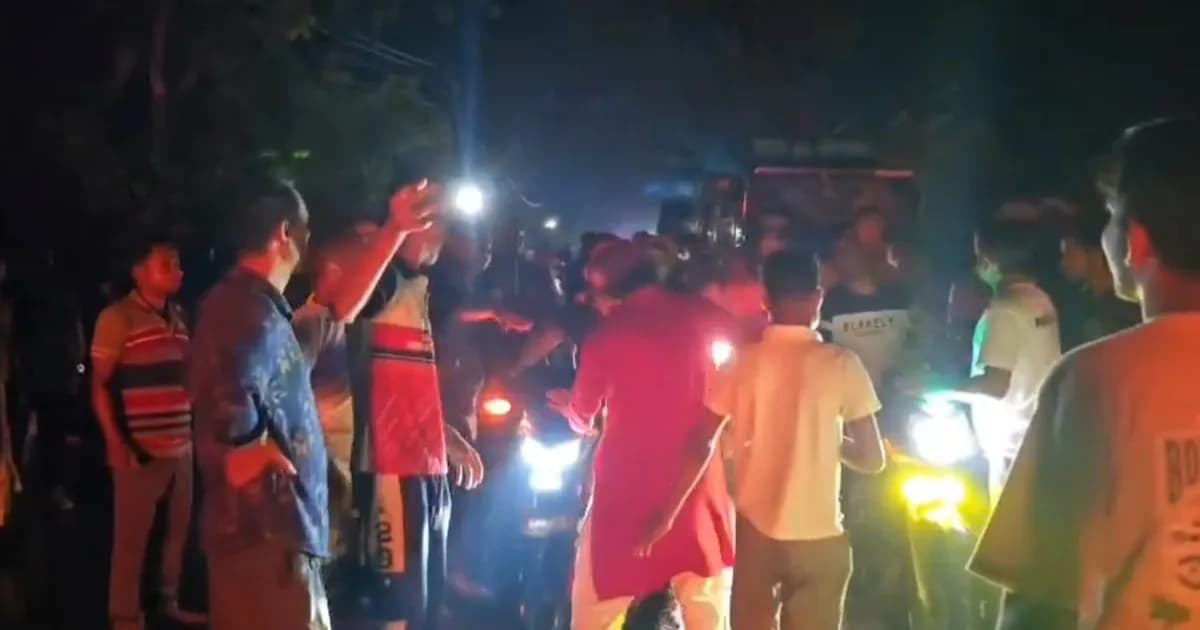ঝালকাঠিতে লাশবাহী খাটিয়ায় পিকআপের ধাক্কা, আহত ৫