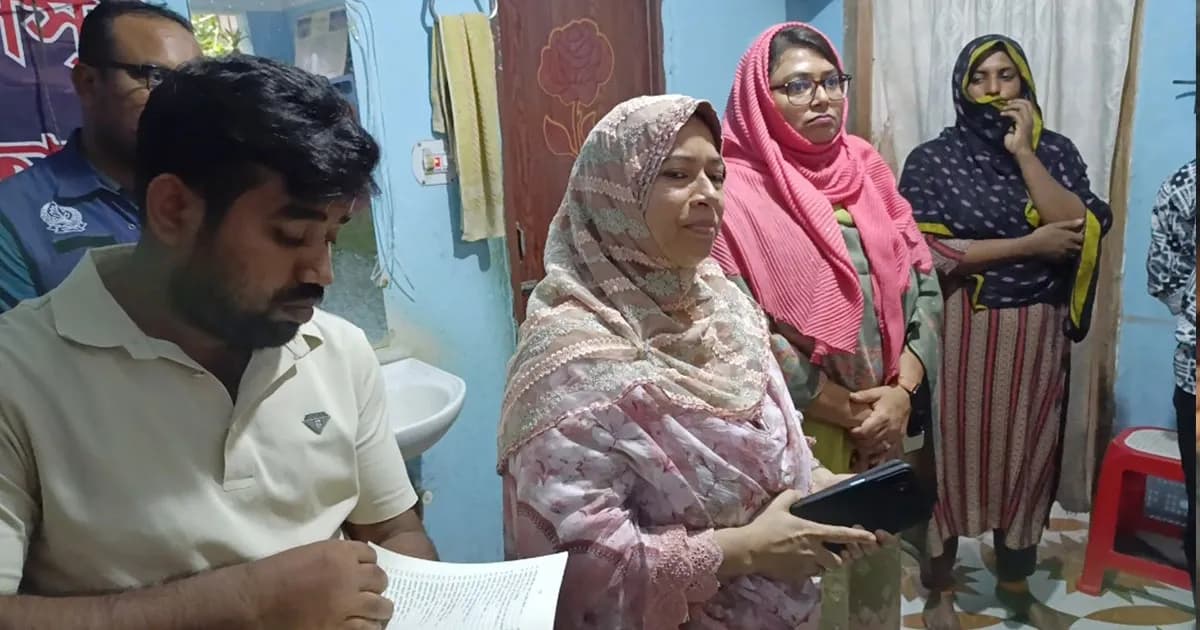 ঝিনাইদহে সদ্যপ্রসূত শিশুকে দত্তক দিতে বাধ্য মা, ক্লিনিক মালিক কারাদণ্ডিত