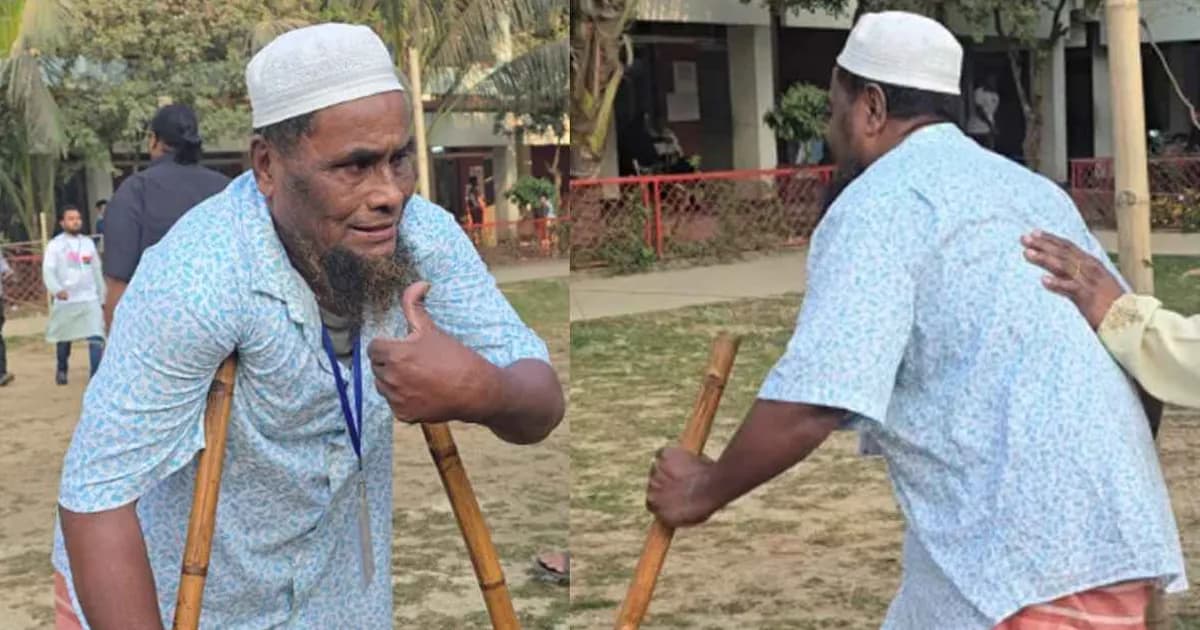 লাঠিতে ভর দিয়ে কেন্দ্রে ভোট দিতে এলেন ষাটোর্ধ্ব প্রতিবন্ধী