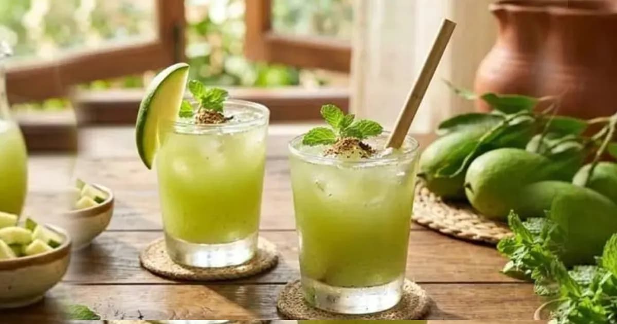 গরমে স্বস্তি পেতে ঘরেই বানান কাঁচা আমের শরবত