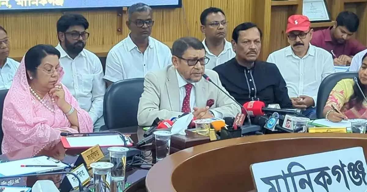 বিদ্যুৎ নিয়ে আমাদের সঙ্গে খেলা করছে আদানি: স্বাস্থ্যমন্ত্রী