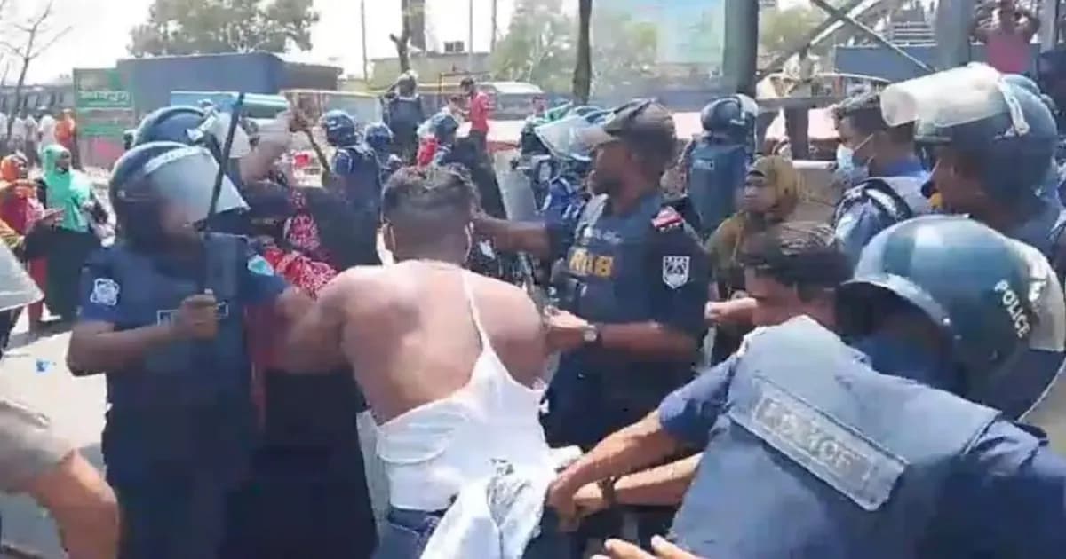 শ্রমিকদের সরিয়ে দিল পুলিশ, মহাসড়কে যান চলাচল স্বাভাবিক